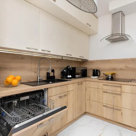 Apartament Batorego 7 Apartament With Terrace & Parking Downtown By Renters Gdynia