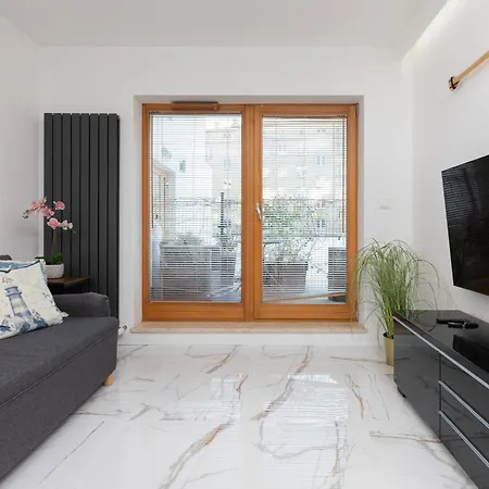 Apartament Batorego 7 Apartament With Terrace & Parking Downtown By Renters Gdynia