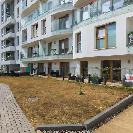 Batorego 7 Apartament With Terrace & Parking Downtown By Renters * Gdynia