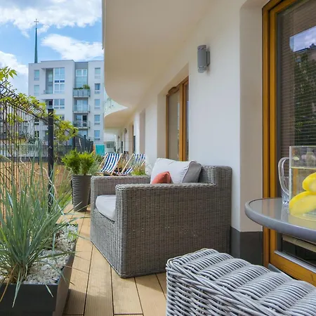 Batorego 7 Apartament With Terrace & Parking Downtown By Renters Gdynia